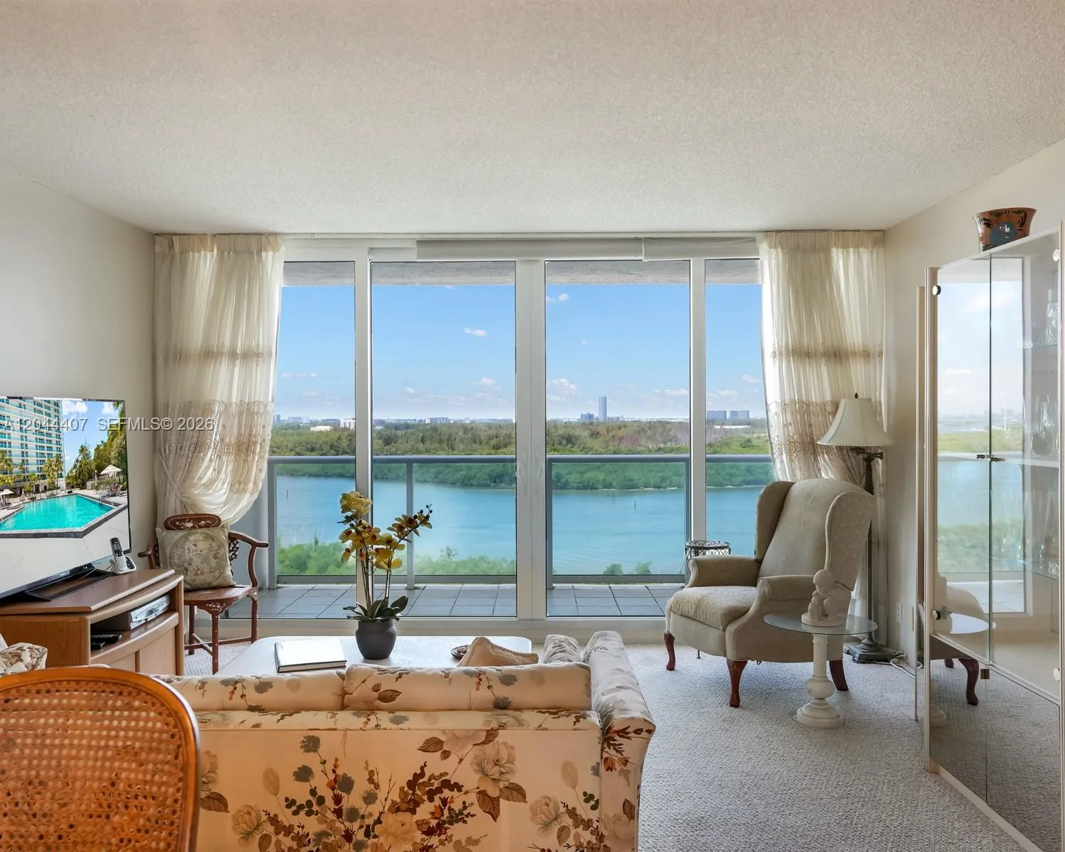 100 Bayview Dr # 1620, Sunny Isles Beach, FL 33160 photo 2