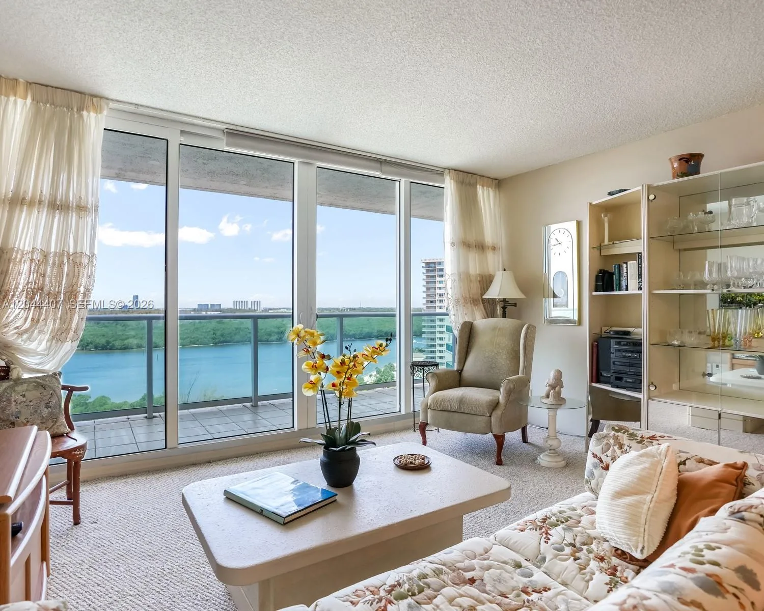 100 Bayview Dr # 1620, Sunny Isles Beach, FL 33160 photo 3