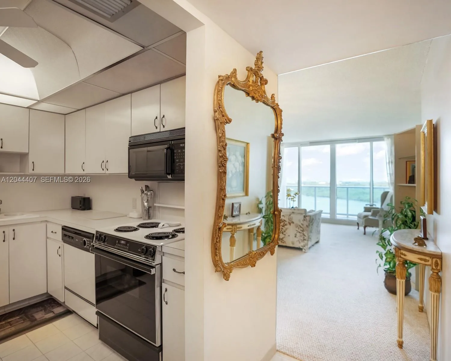 100 Bayview Dr # 1620, Sunny Isles Beach, FL 33160 photo 9