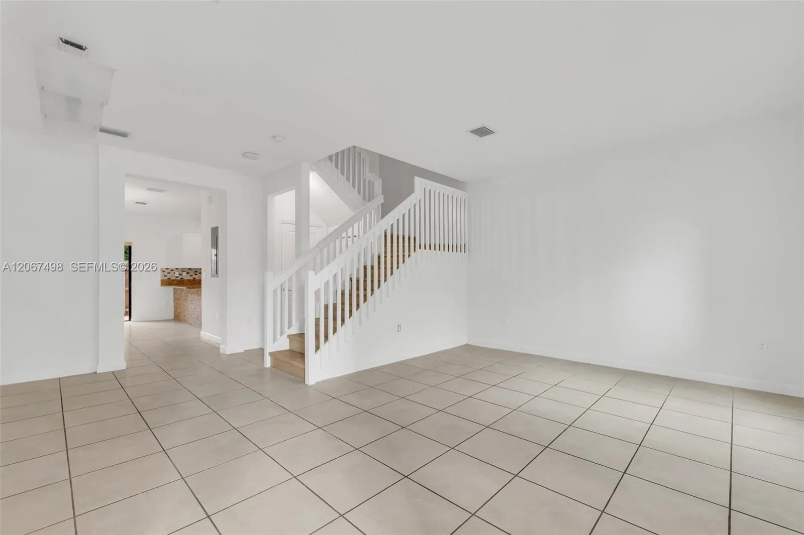 582 NE 207th St # 582, Miami, FL 33179 photo 4