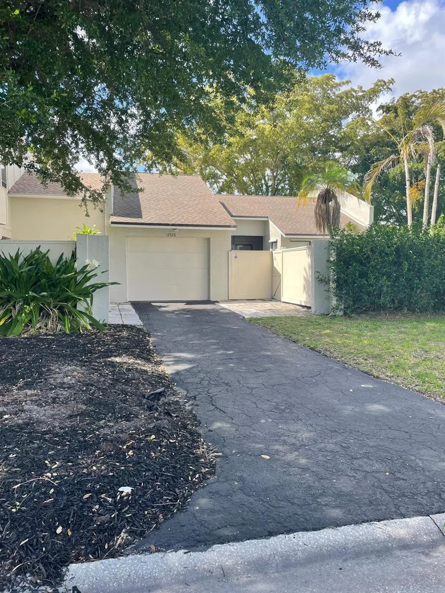 12726 Spinnaker Lane, Wellington, FL 33414