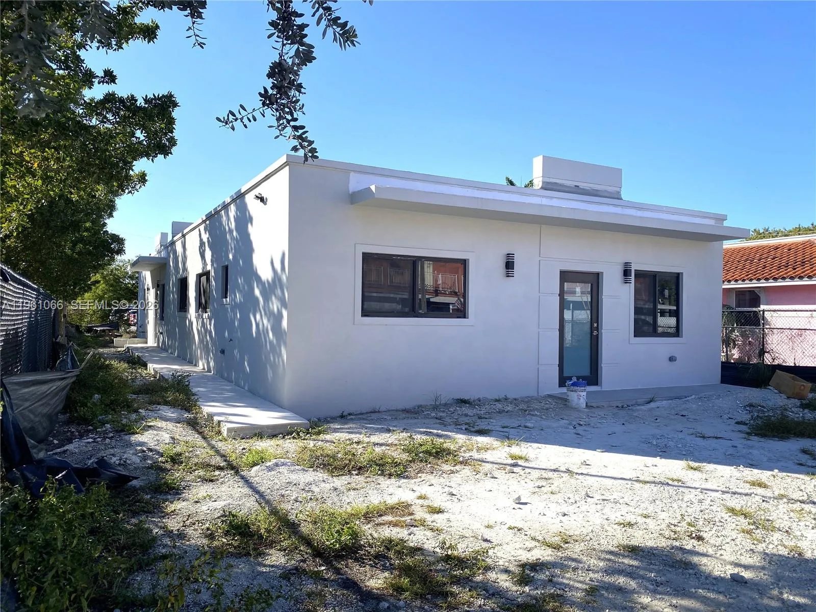 2474 W 4th Ct, Hialeah, FL 33010