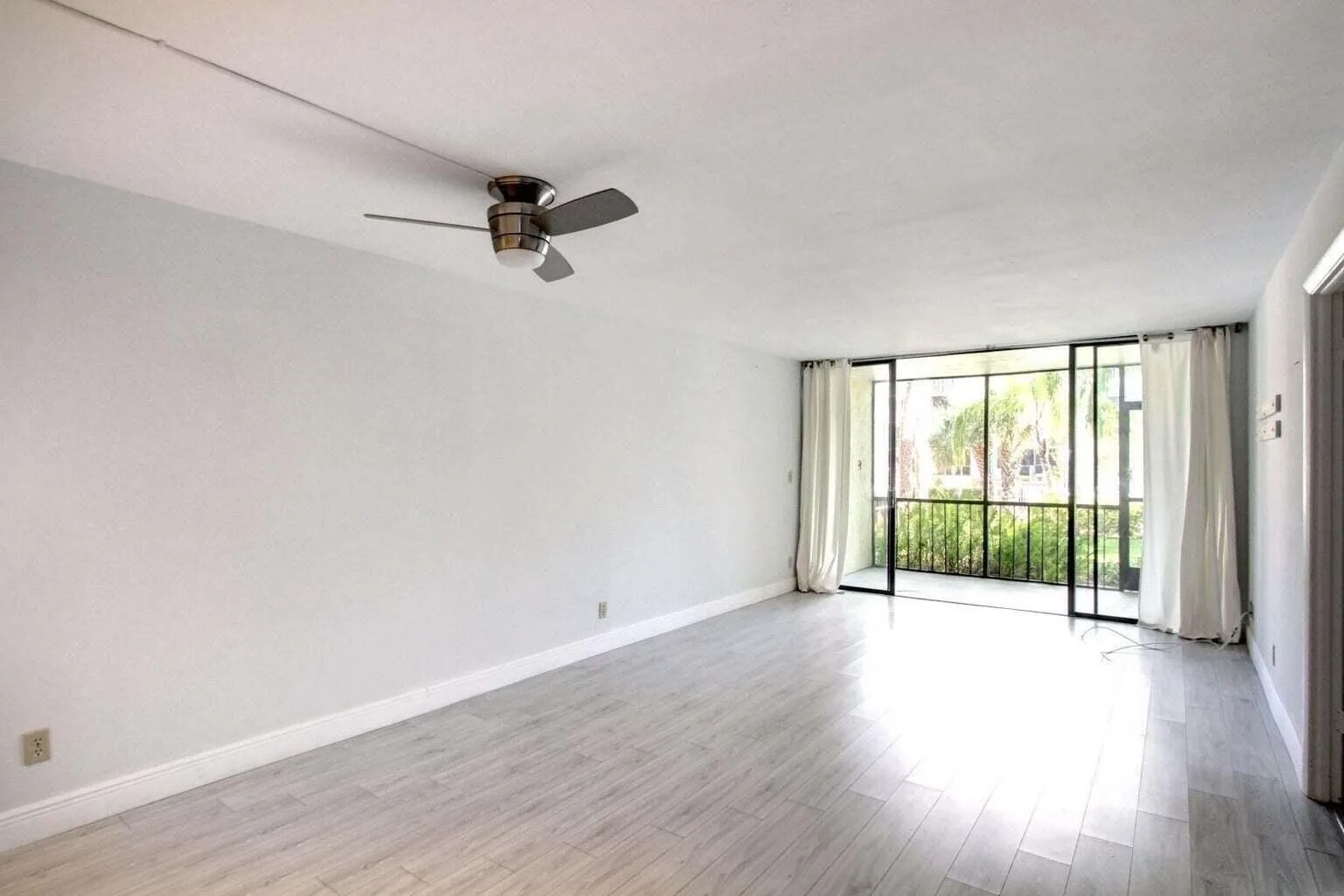 11 ROYAL PALM Way # 1040, Boca Raton, FL 33432 photo 3
