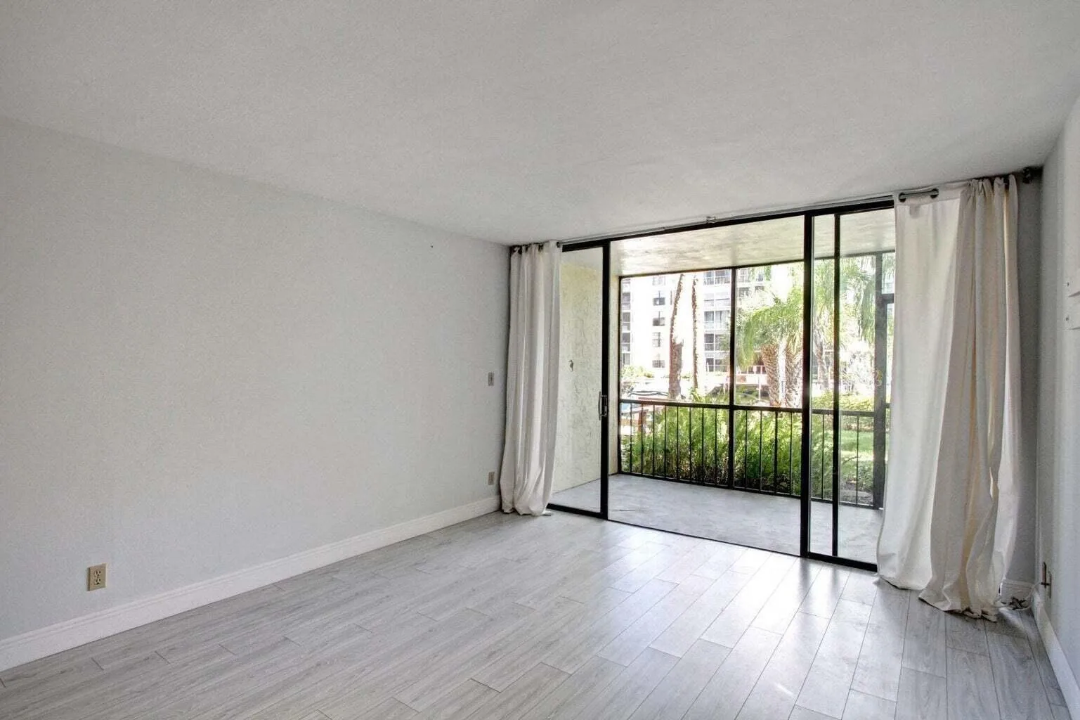11 ROYAL PALM Way # 1040, Boca Raton, FL 33432 photo 5