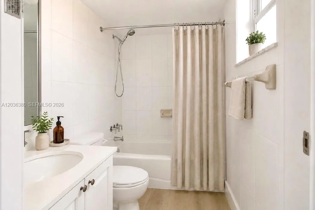 444 SW 4th St # 204, Miami, FL 33130 photo 5