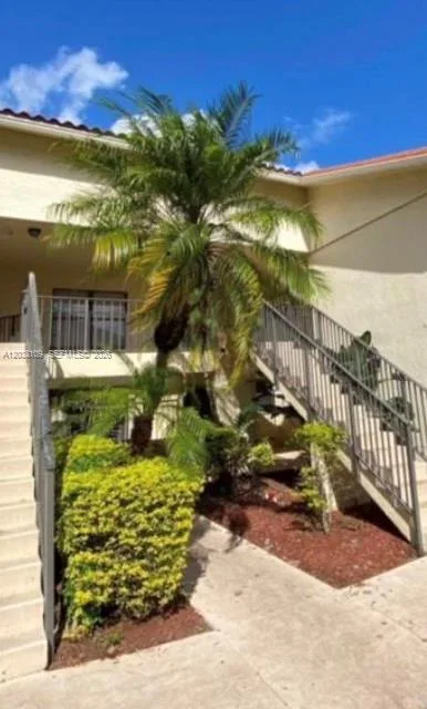 1442 Lake Crystal Dr # G, West Palm Beach, FL 33411