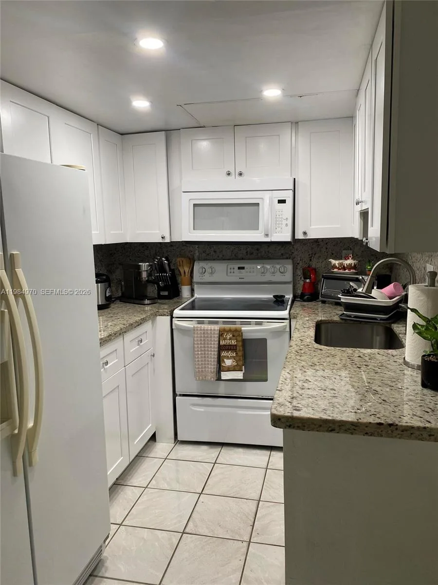 9405 W Flagler St # D105, Miami, FL 33174 photo 5