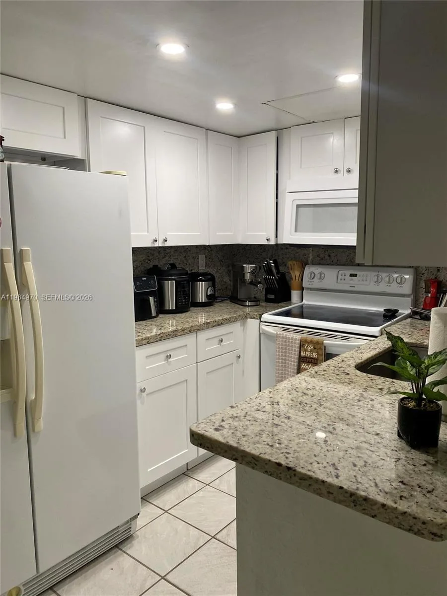 9405 W Flagler St # D105, Miami, FL 33174 photo 6