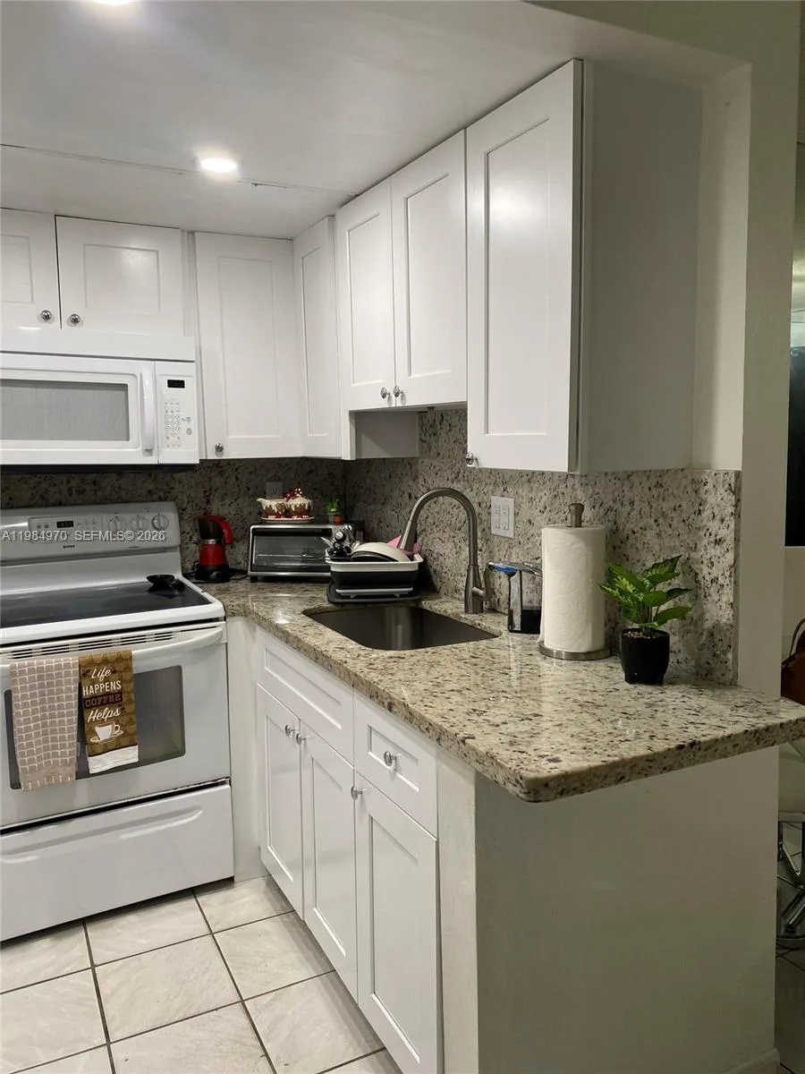 9405 W Flagler St # D105, Miami, FL 33174 photo 7