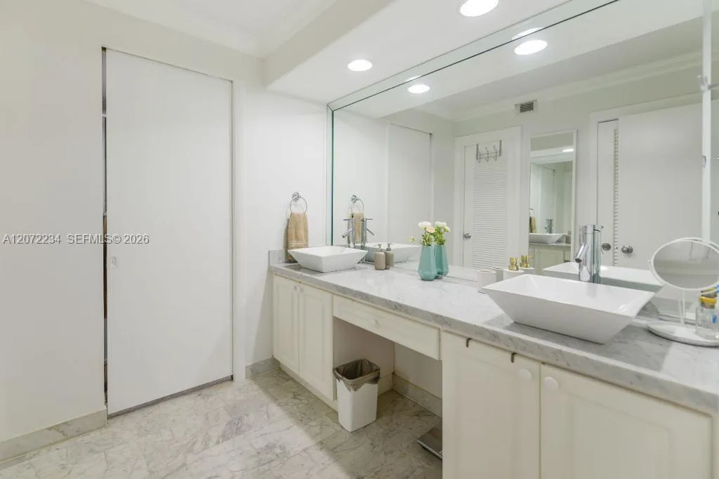 1121 Crandon Blvd # D206, Key Biscayne, FL 33149 photo 12