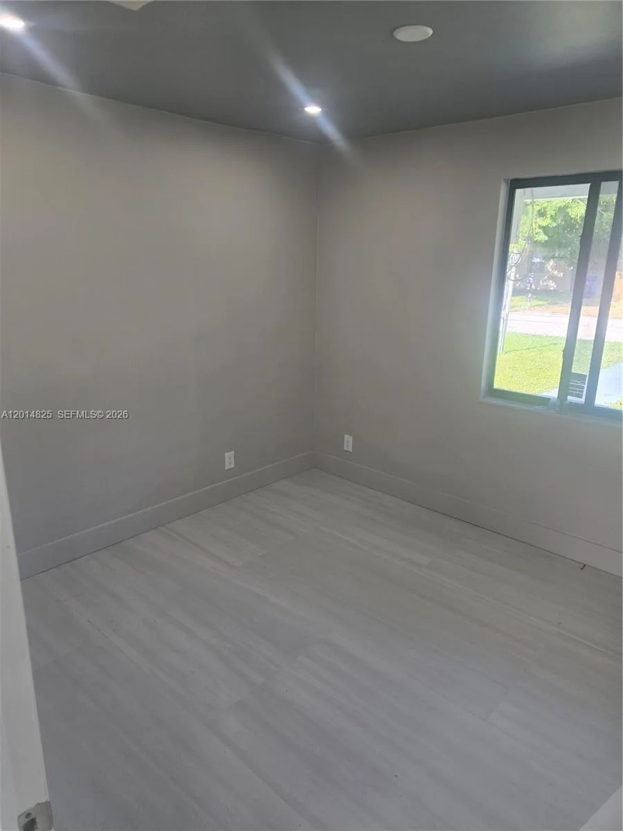 3300 SE 6th St, Pompano Beach, FL 33062 photo 2