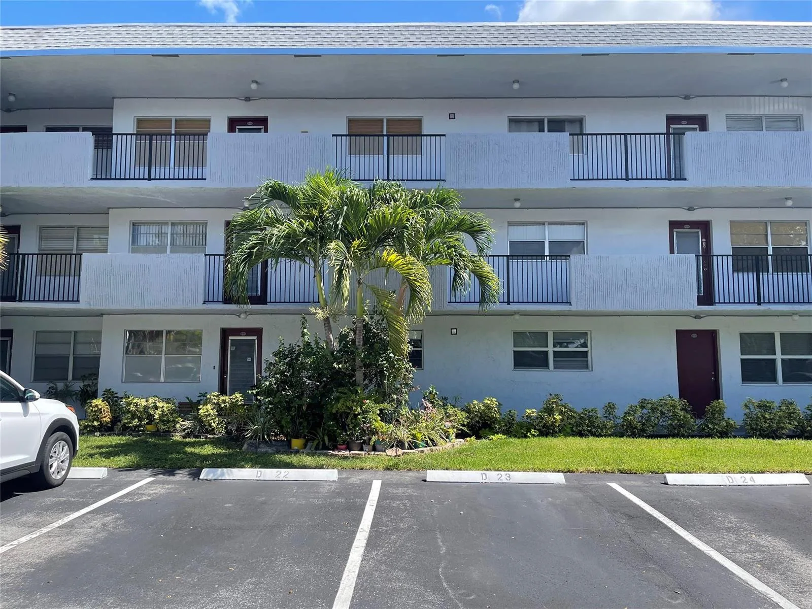 8405 NW 61st Street # D-109, Tamarac, FL 33321