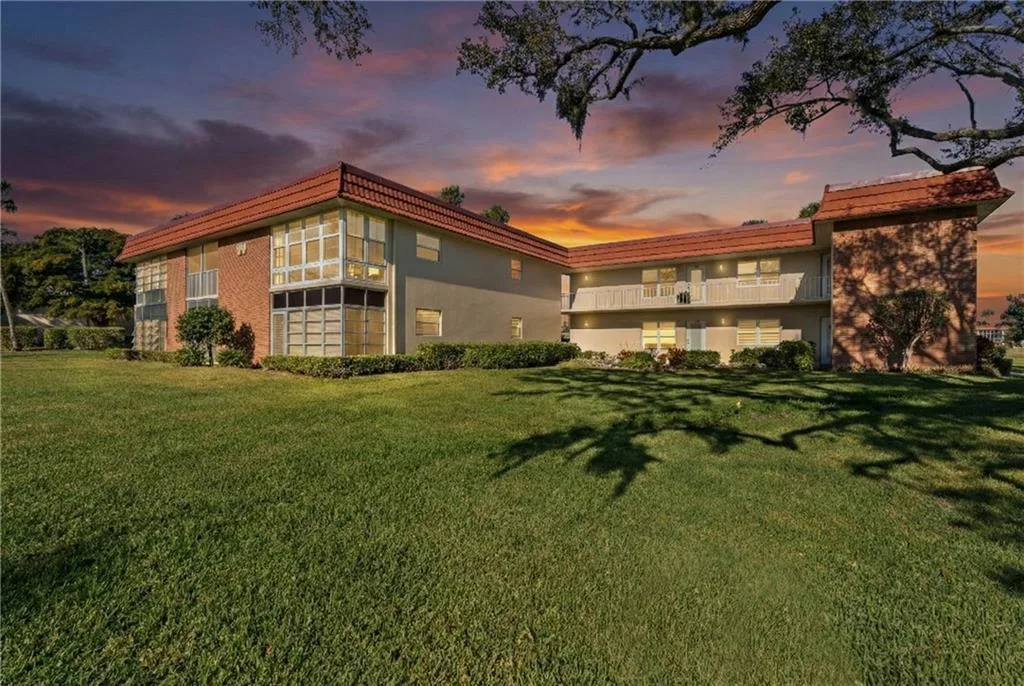 60 Woodland Drive # 202, Vero Beach, FL 32962
