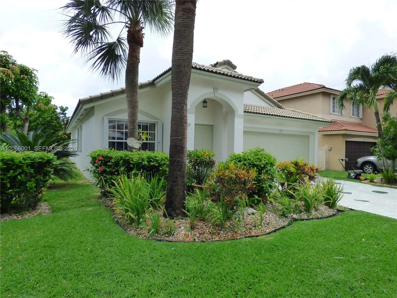 474 SW 205th Ave, Pembroke Pines, FL 33029
