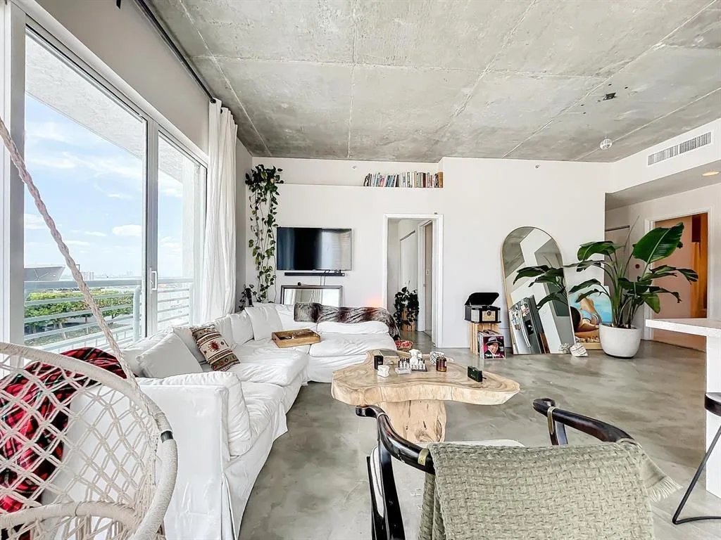 234 NE 3rd Street # 1901, Miami, FL 33132 photo 4