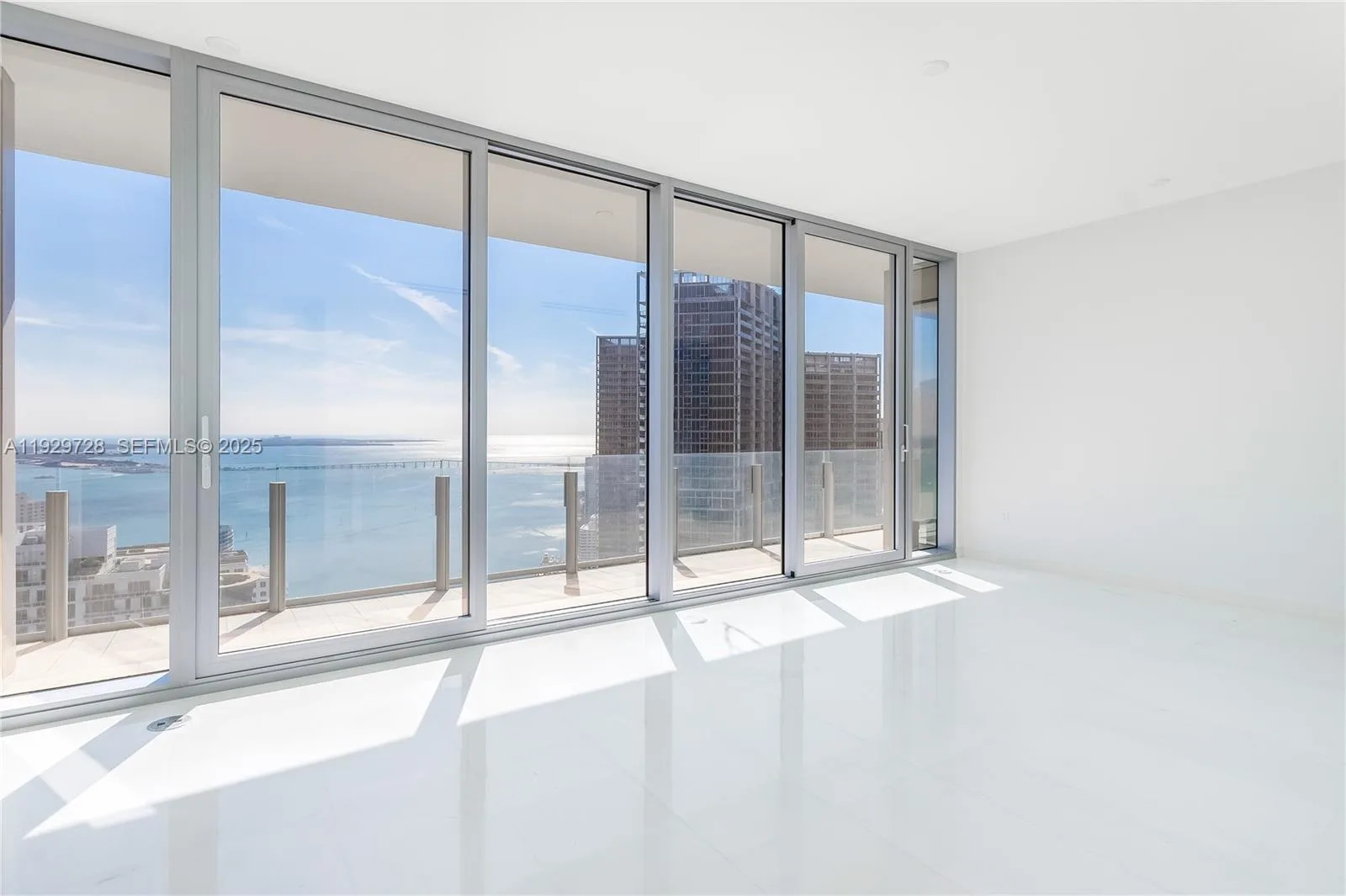 300 Biscayne Blvd Way # 4401, Miami, FL 33131 photo 10