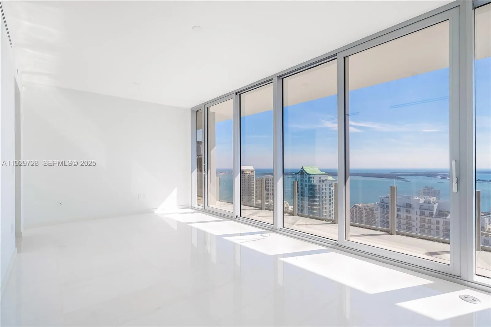 300 Biscayne Blvd Way # 4401, Miami, FL 33131 photo 11
