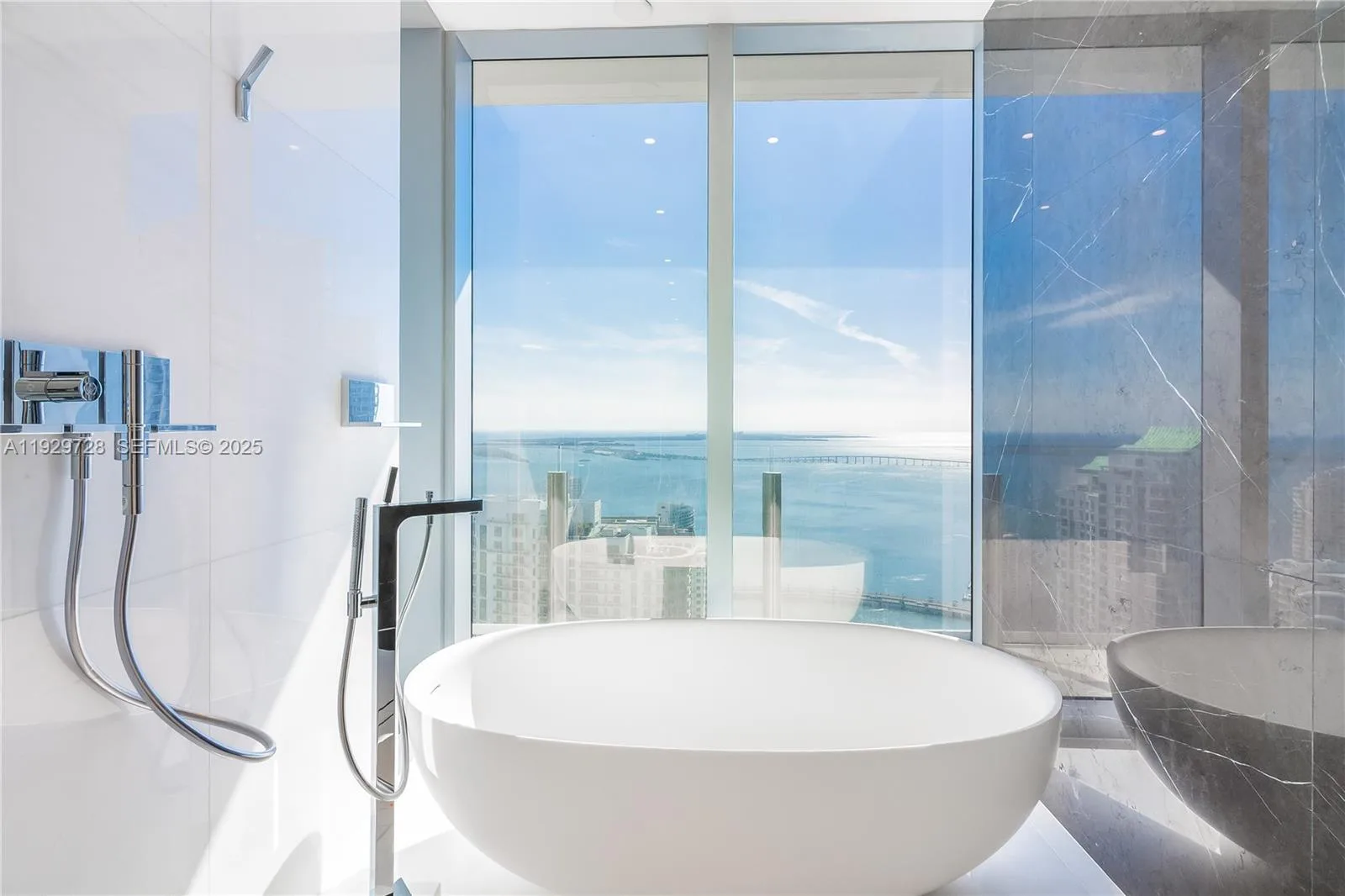 300 Biscayne Blvd Way # 4401, Miami, FL 33131 photo 13