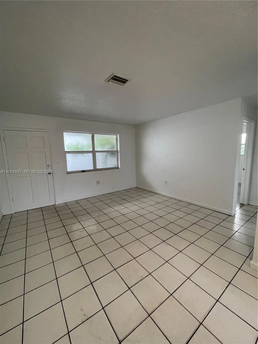 1243 NW 61st St # 3, Miami, FL 33142