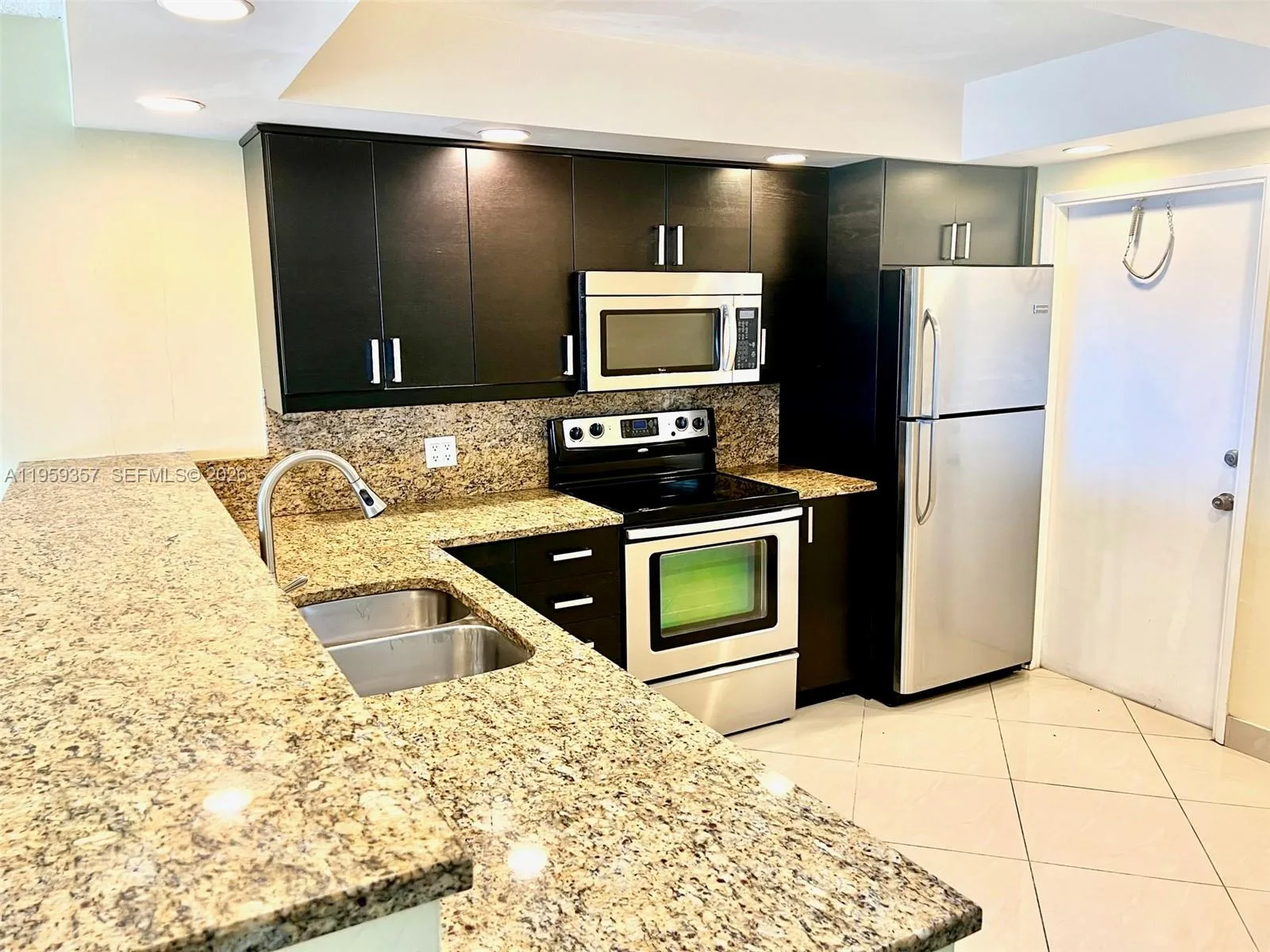 2940 N Course Dr # 910, Pompano Beach, FL 33069 photo 2