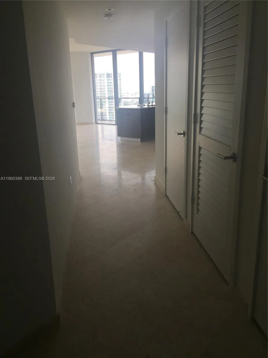 68 SE 6th St # 3412, Miami, FL 33131 photo 10