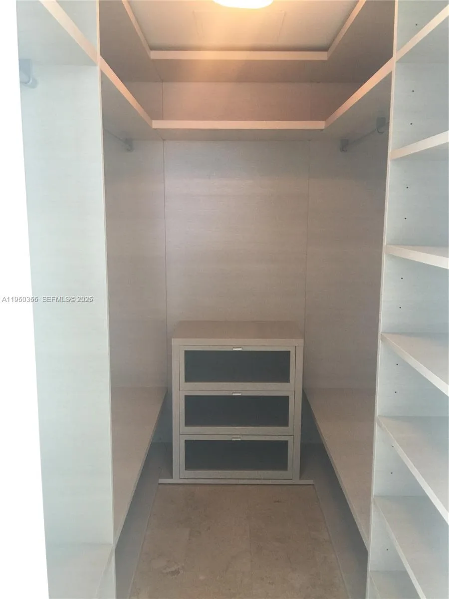 68 SE 6th St # 3412, Miami, FL 33131 photo 13