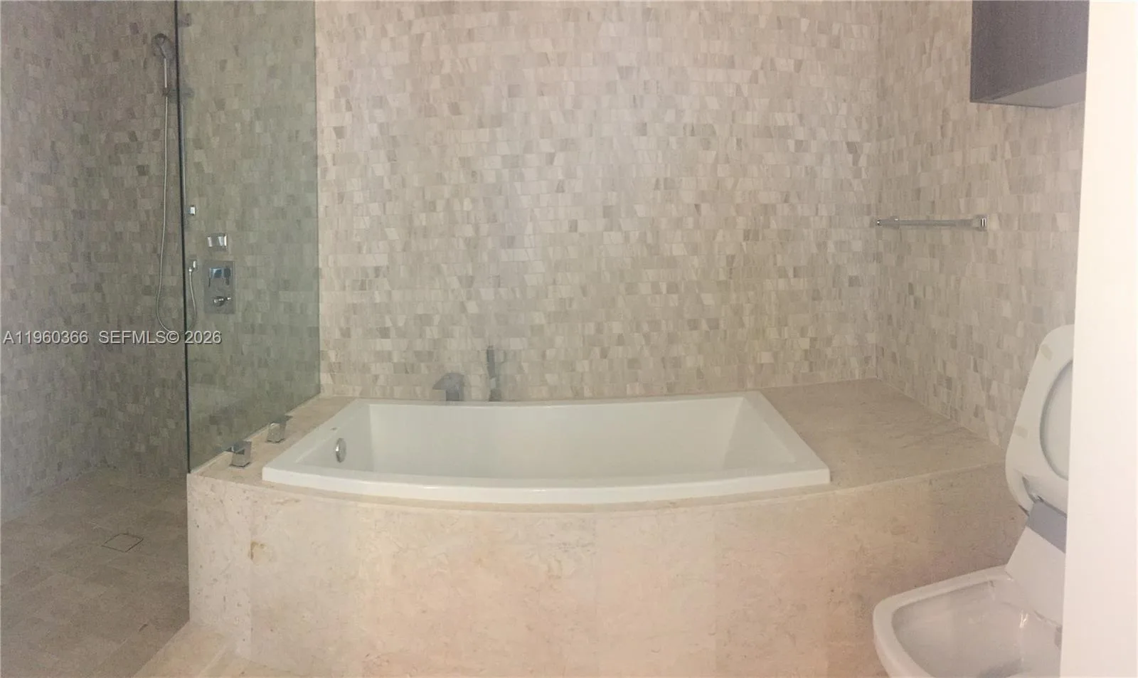 68 SE 6th St # 3412, Miami, FL 33131 photo 2