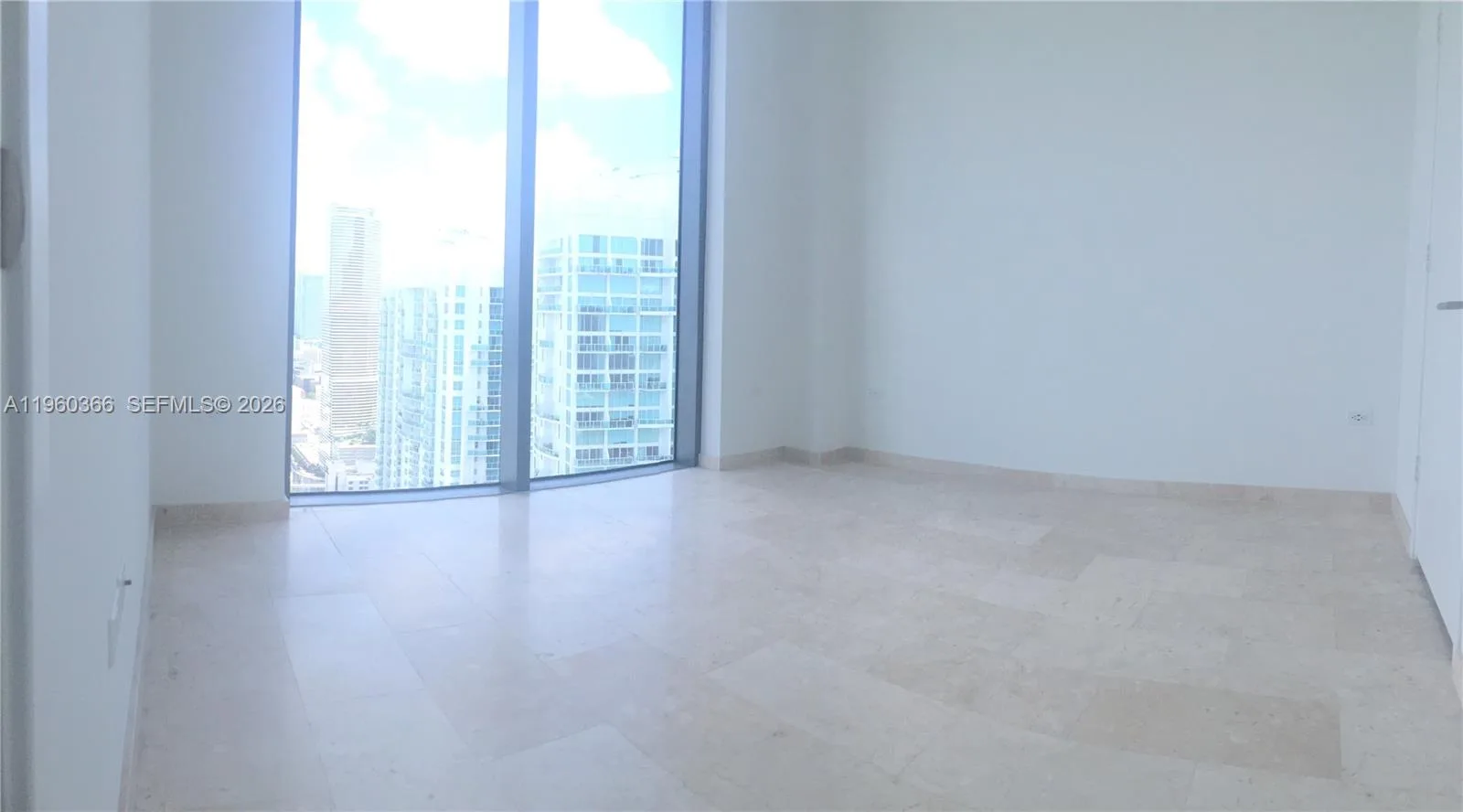 68 SE 6th St # 3412, Miami, FL 33131 photo 3
