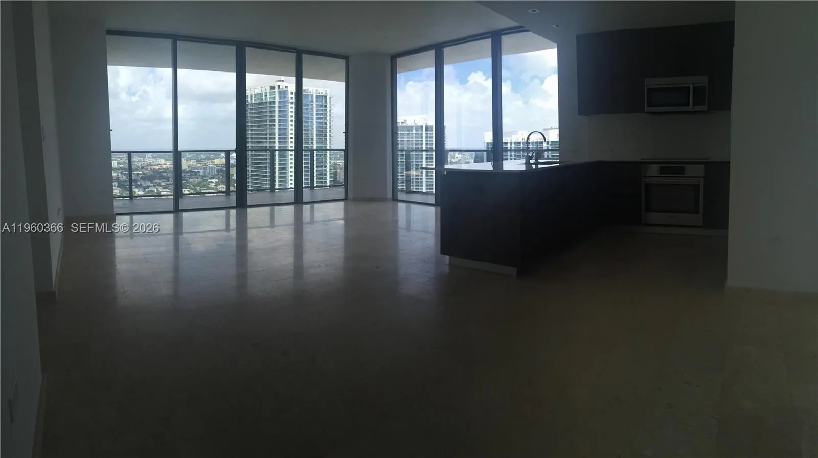 68 SE 6th St # 3412, Miami, FL 33131 photo 4