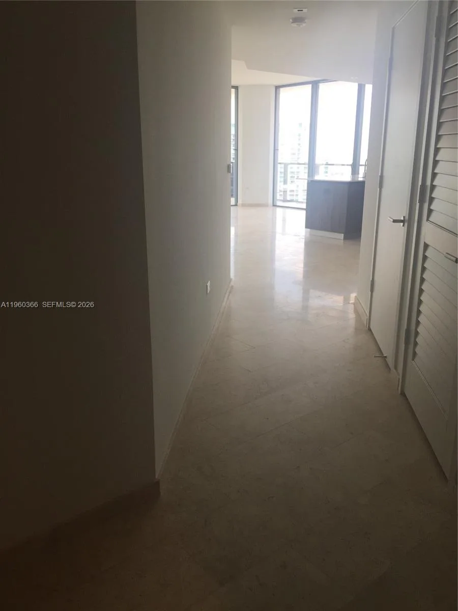 68 SE 6th St # 3412, Miami, FL 33131 photo 8