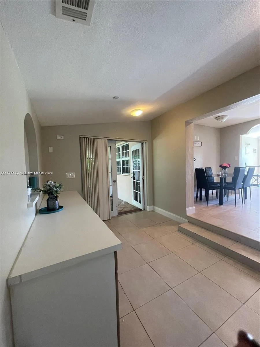 1531 Moffett St, Hollywood, FL 33020 photo 11