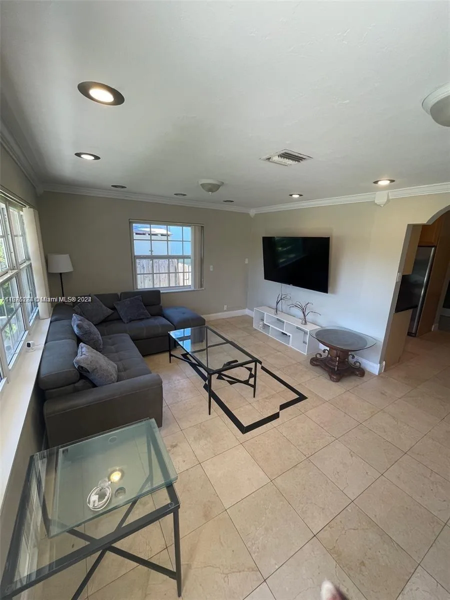 1531 Moffett St, Hollywood, FL 33020 photo 7