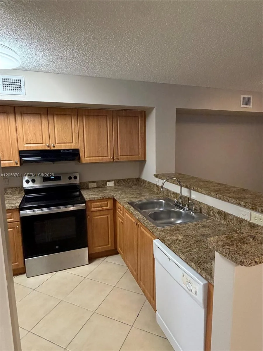 11155 SW 5th Pl # 202, Pembroke Pines, FL 33025 photo 5