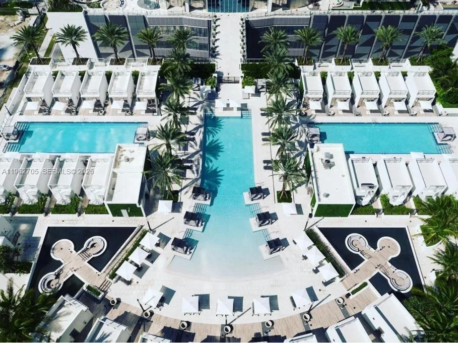 851 NE 1st Ave # 1508, Miami, FL 33132