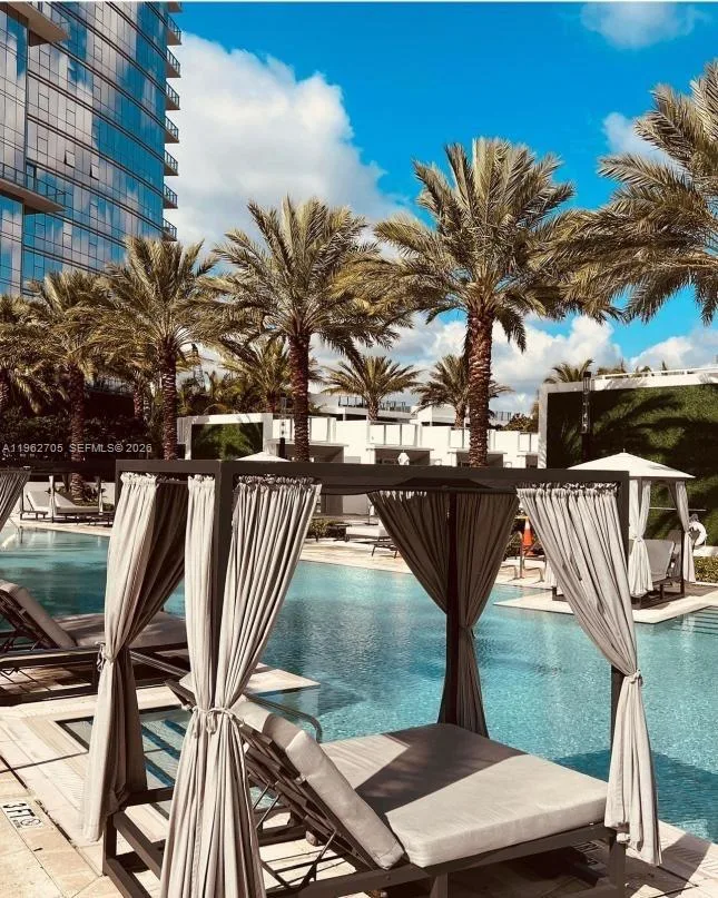 851 NE 1st Ave # 1508, Miami, FL 33132 photo 3