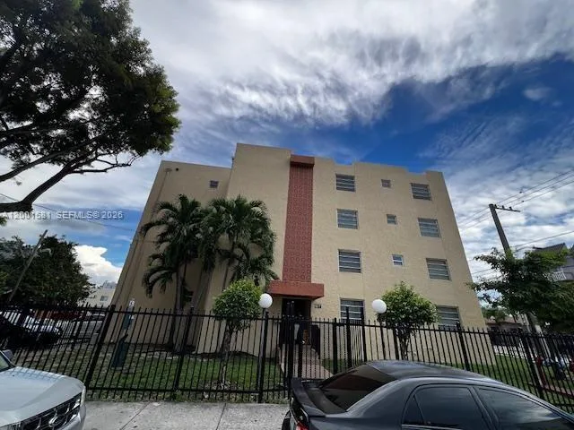 677 SW 9th Ave # 205, Miami, FL 33130