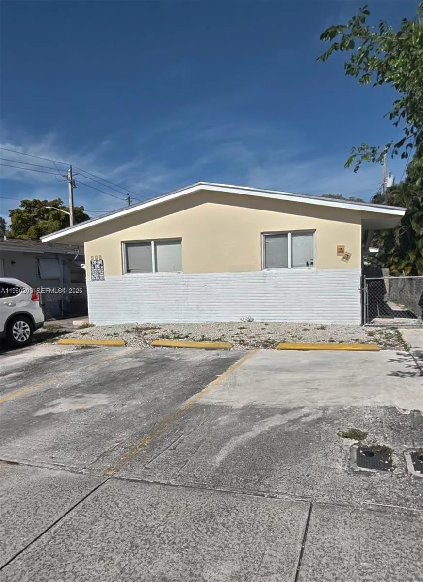 752 NW 3rd Ct, Hallandale Beach, FL 33009 photo 8