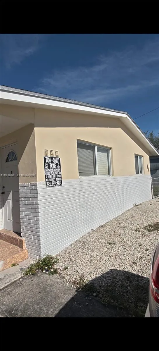 752 NW 3rd Ct, Hallandale Beach, FL 33009 photo 9