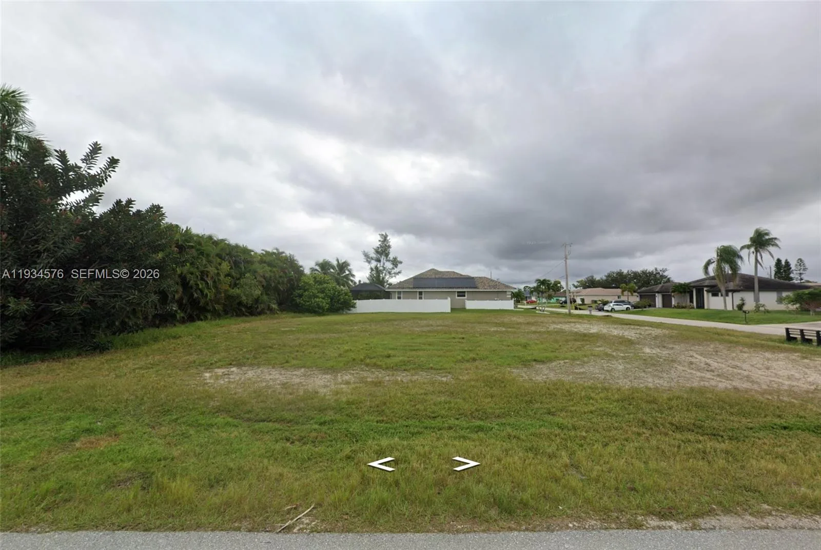 1517 SW 4th Place, Cape Coral, FL 33991