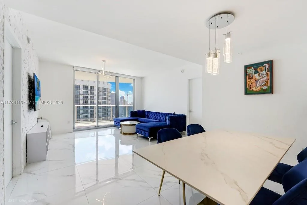 488 NE 18th St # 4904, Miami, FL 33132 photo 2