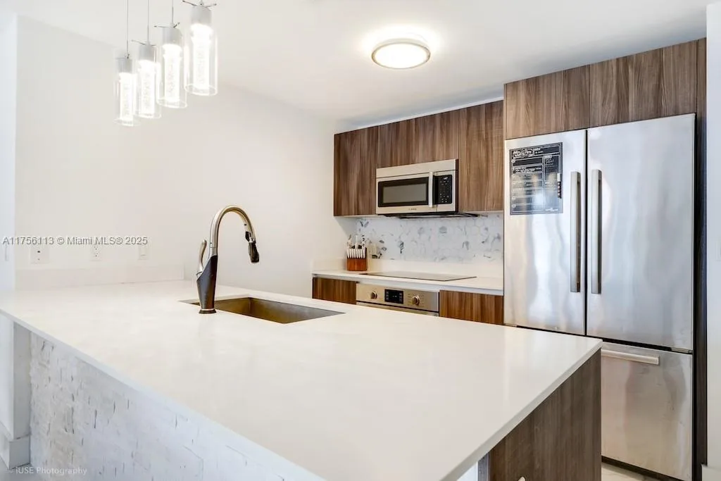 488 NE 18th St # 4904, Miami, FL 33132 photo 3