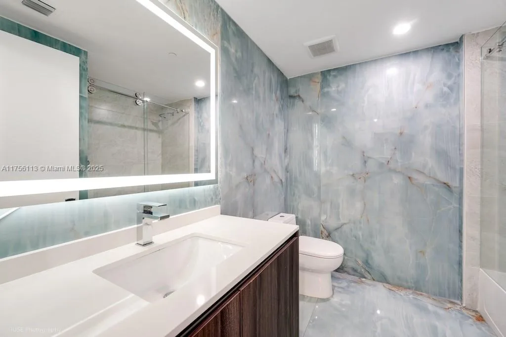 488 NE 18th St # 4904, Miami, FL 33132 photo 4