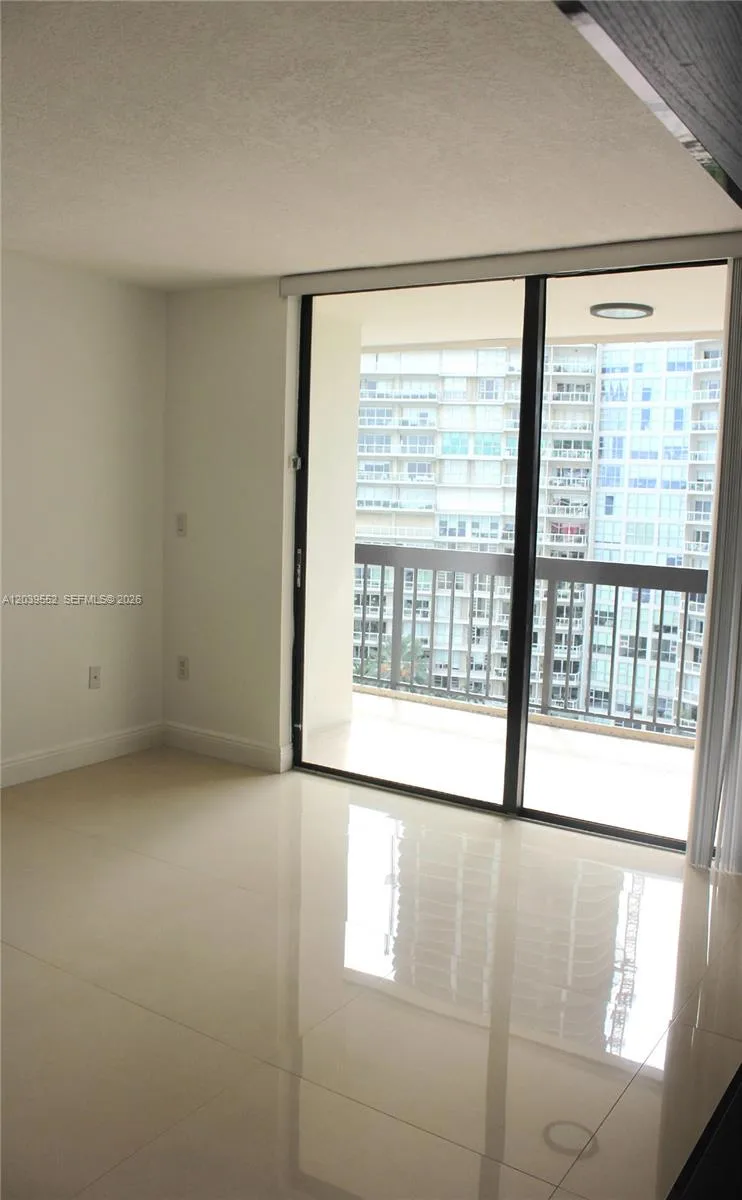 Brickell Bay Club – photo 31