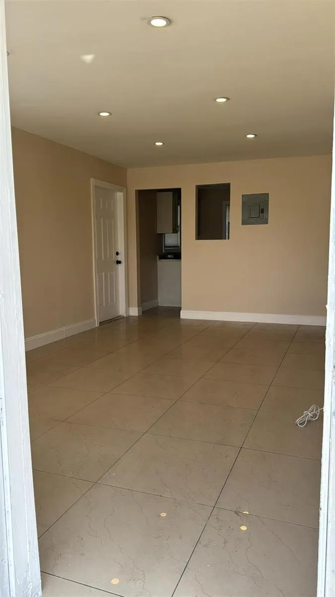 3734 Avenue S, Riviera Beach, FL 33404