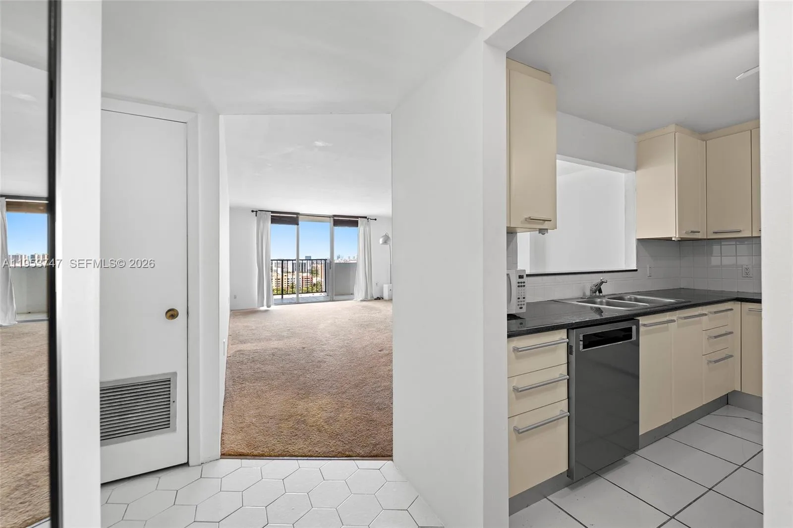 2780 NE 183rd St # 1911, Aventura, FL 33160