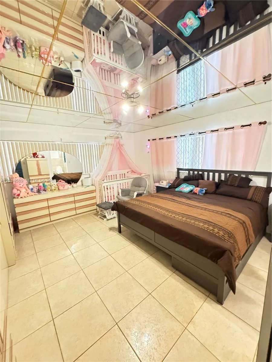 1314 W 77th St, Hialeah, FL 33014 photo 4