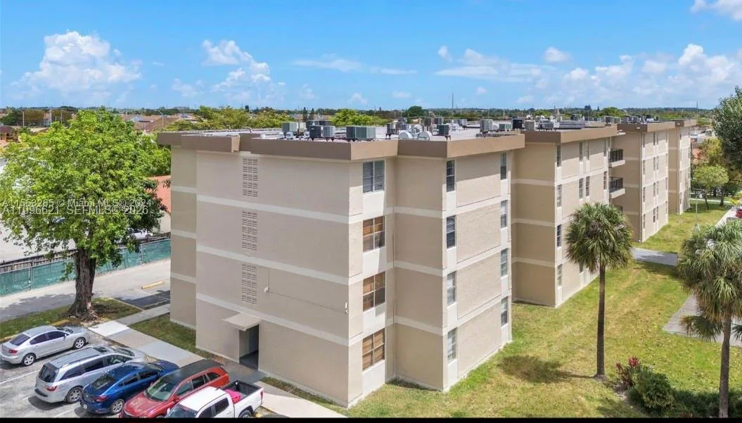 1805 W 56th St # 209, Hialeah, FL 33012