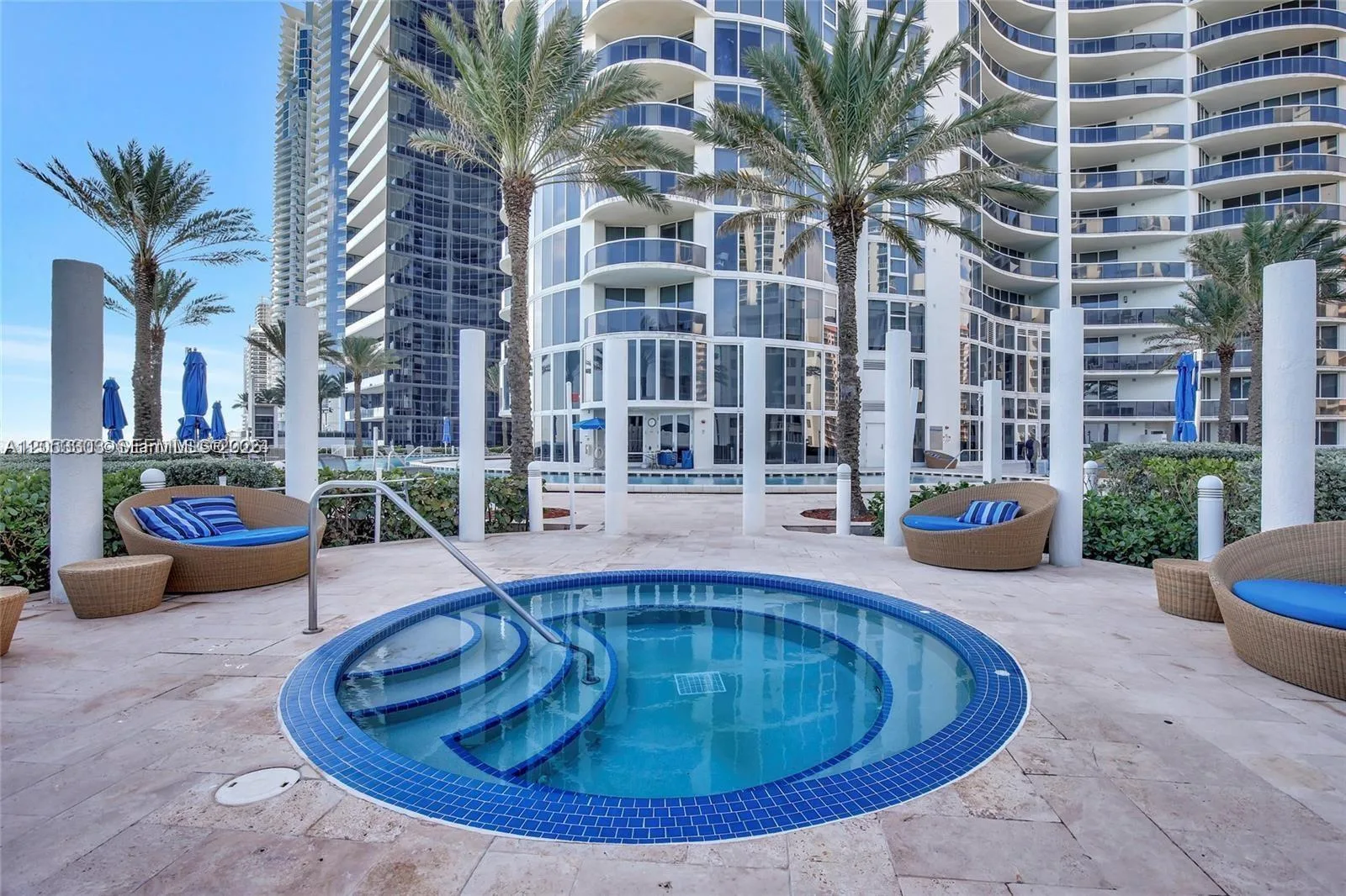17201 Collins Ave # 2502, Sunny Isles Beach, FL 33160 photo 2