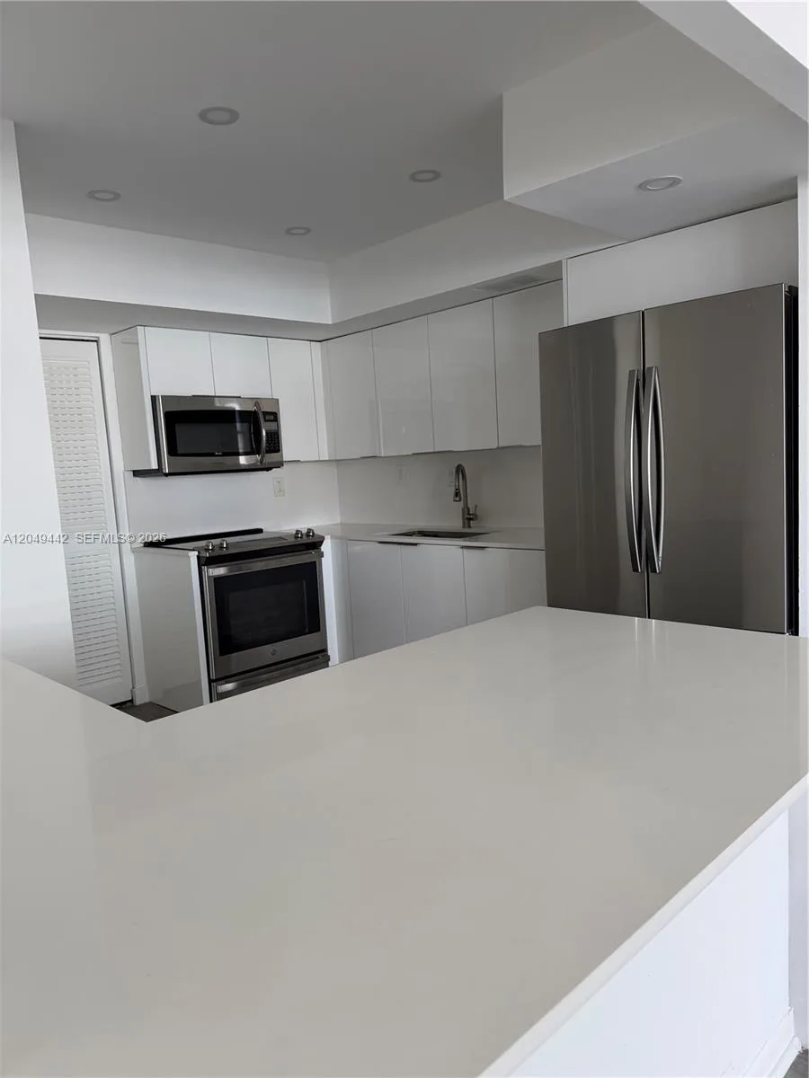 1420 Brickell Bay Dr # 1005C, Miami, FL 33131 photo 5