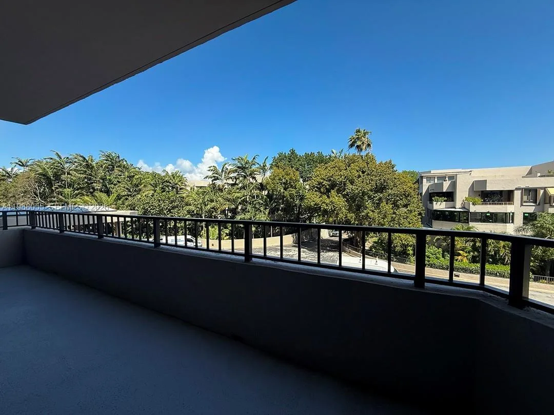 151 Crandon Blvd # 320, Key Biscayne, FL 33149 photo 2